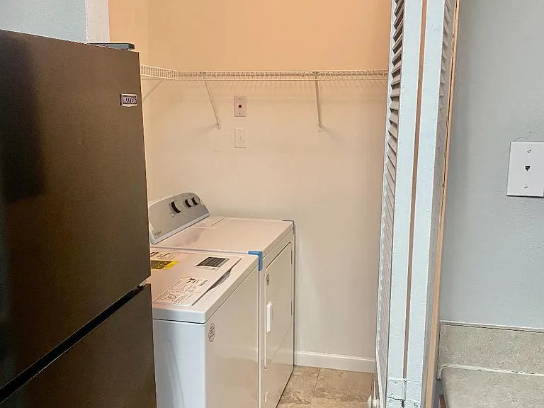 272 Alexandra Dr #13 — Photo 6