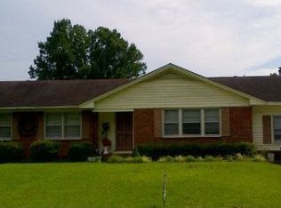 1715 Hillcrest Dr W, Wilson, NC 27893