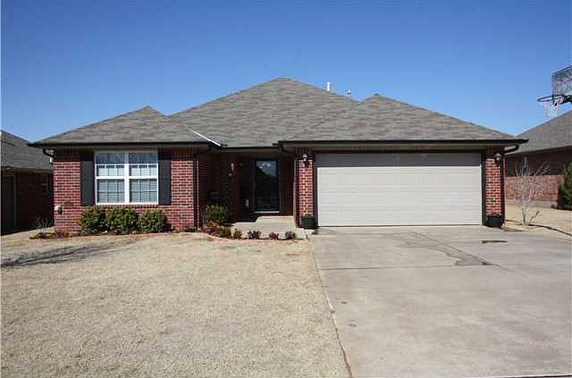 1st image of 601 E Linden Ln