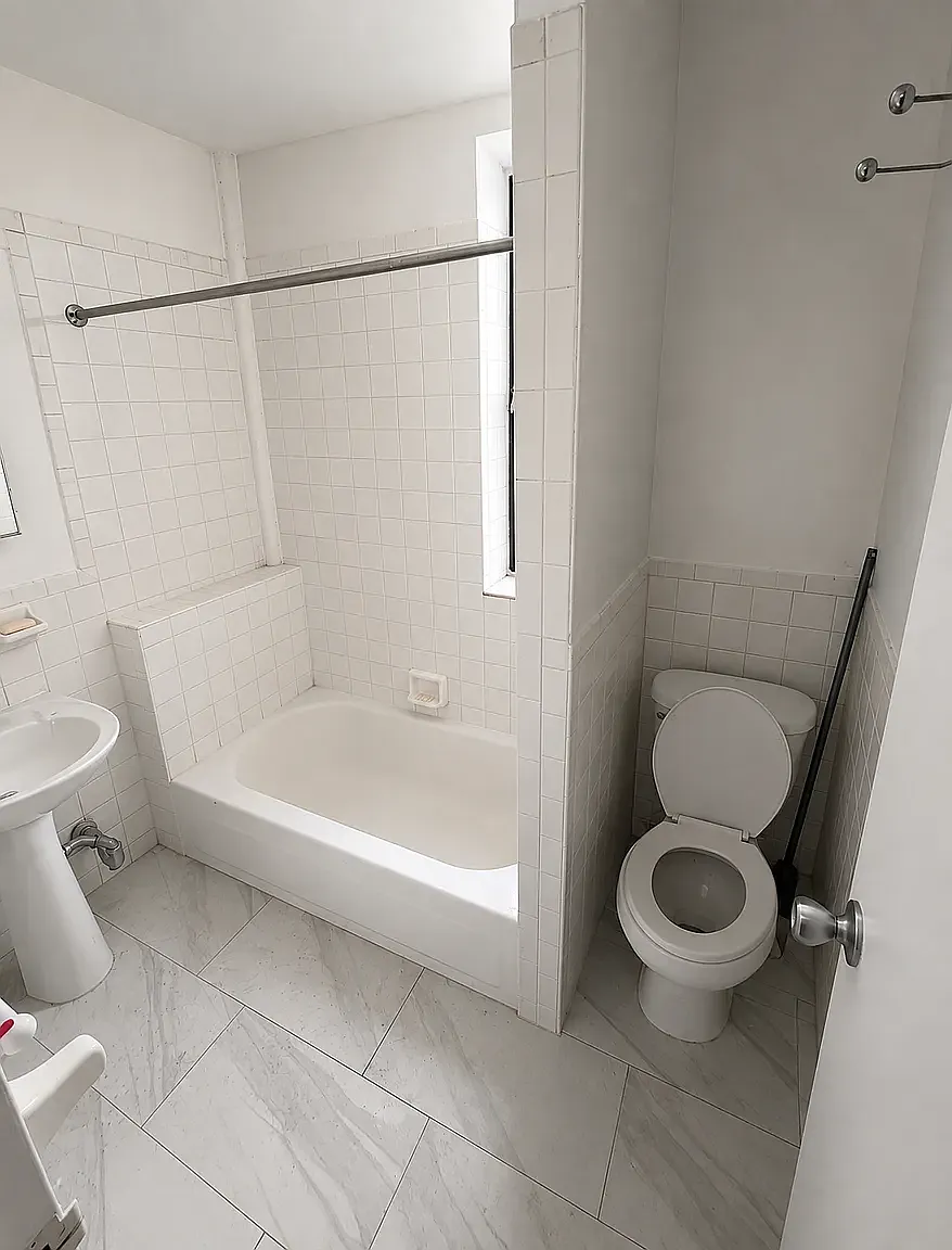 643 Cauldwell Avenue — Photo 3