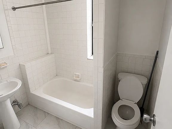 3rd image of 643 Cauldwell Ave APT 37