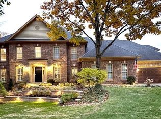 22 Aintree Rd, St Charles, IL 60174