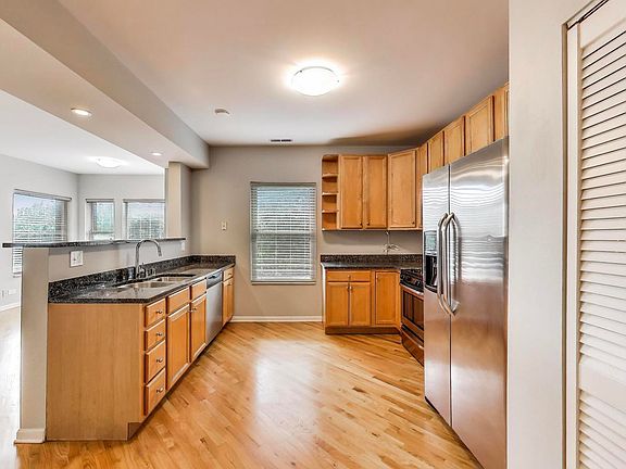 3rd image of 4653 N Lawndale Ave APT 2S
