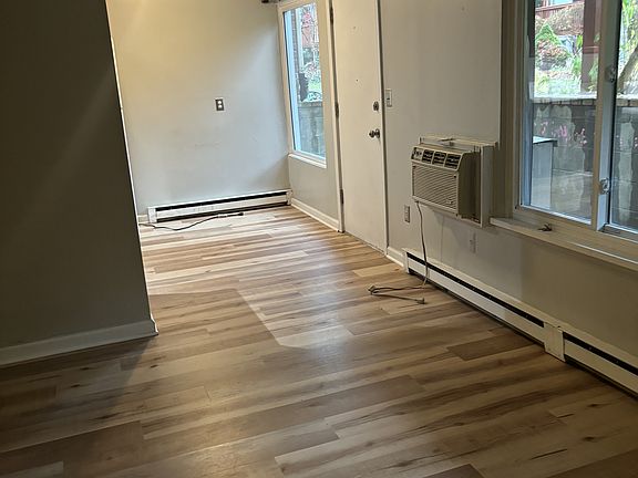 2nd image of 4190 Packard St APT 1