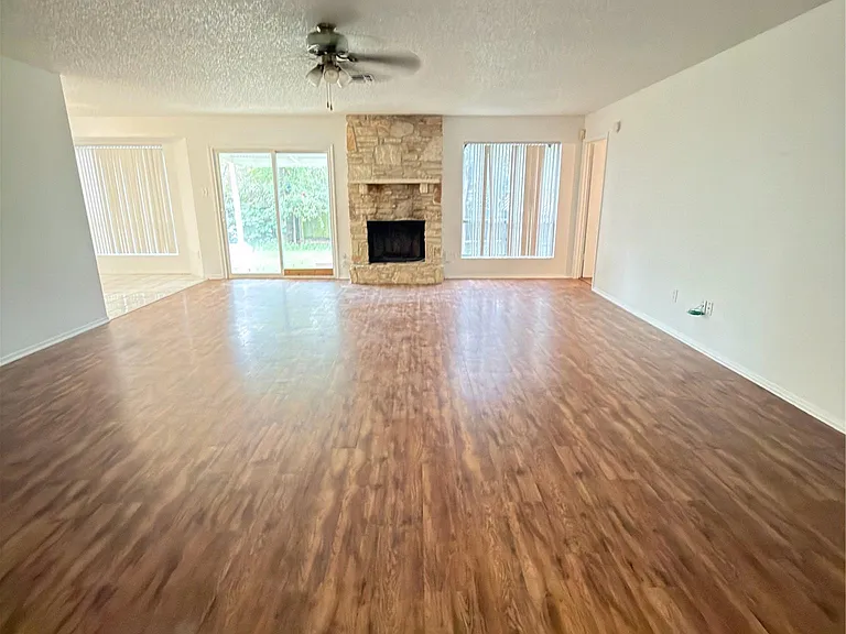 5601 Porsche Ln — Photo 34