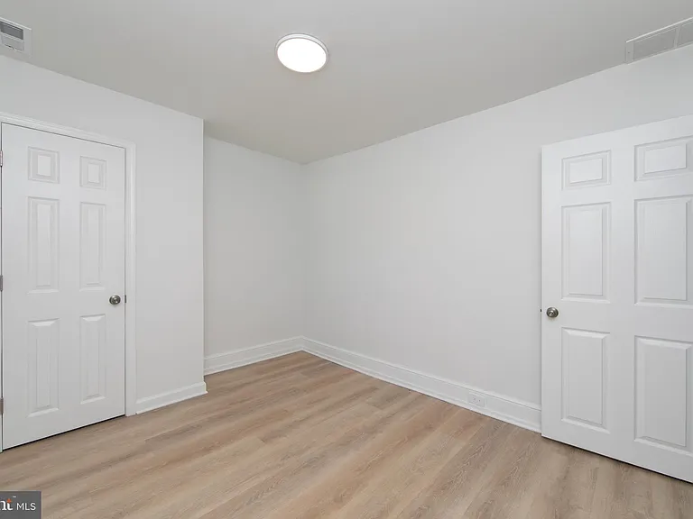 9 E Holly Ave #5 — Photo 11