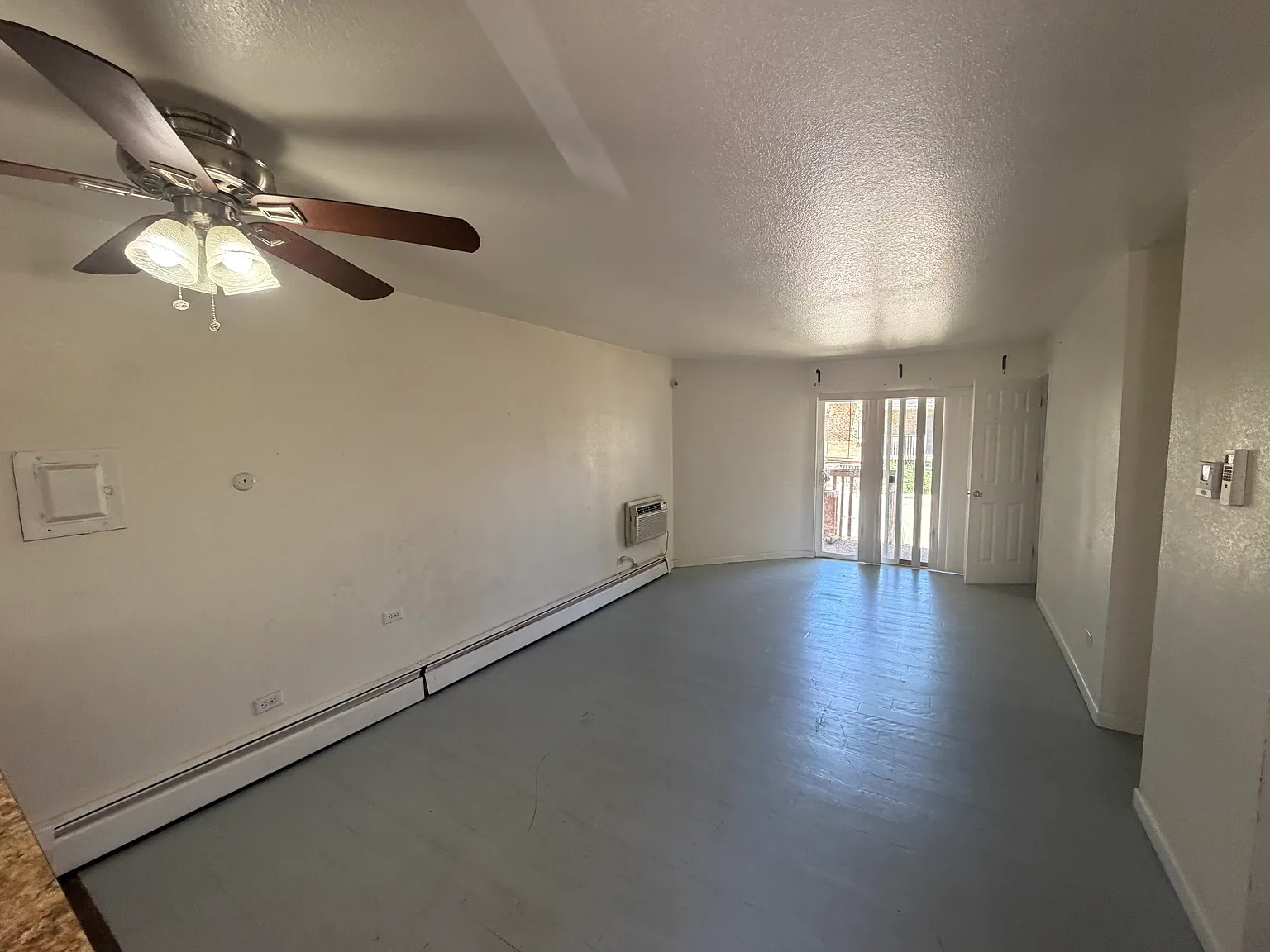 2 bed, 839 sqft, $1,900 — Photo 3