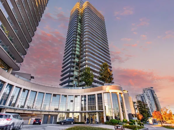 5333 Goring St #3103, Burnaby, BC V5B 3A3