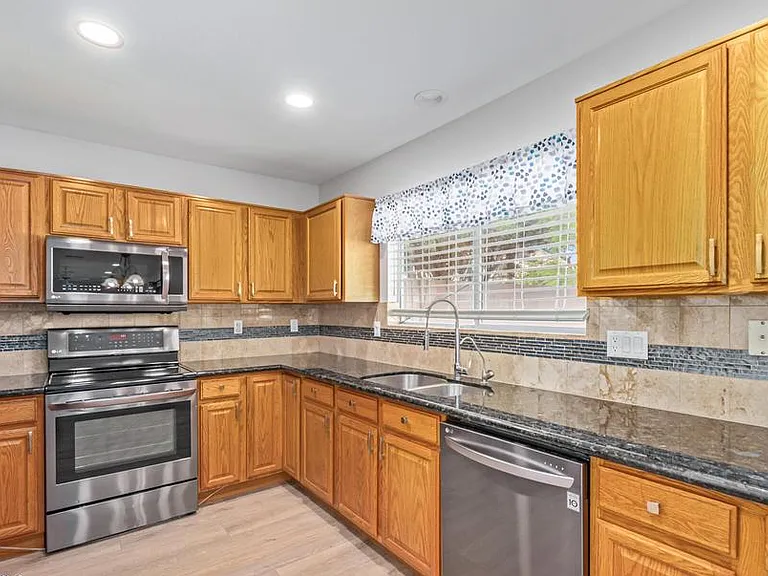 1338 E Grovers Ave — Photo 9
