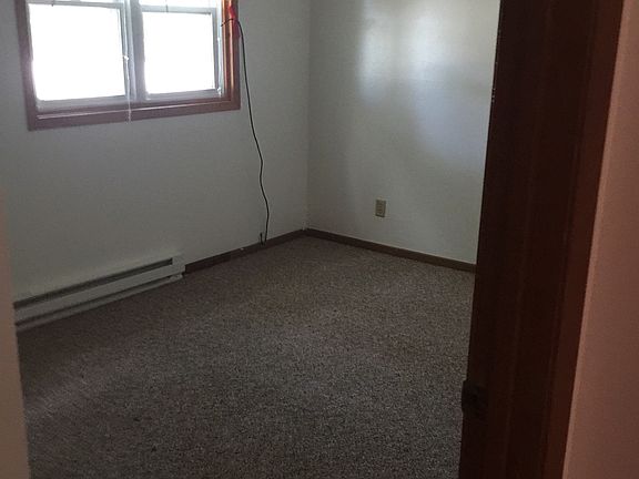 4th image of 305 Willow St #408