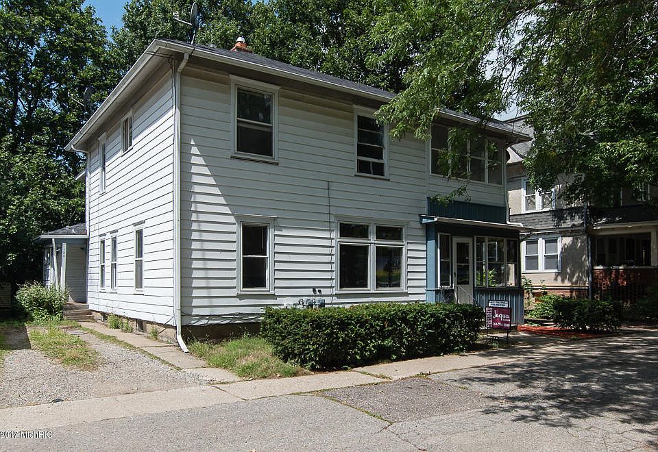 1st image of 120 S Parkview St