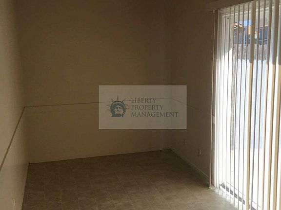 5th image of 1526 Wall St APT A