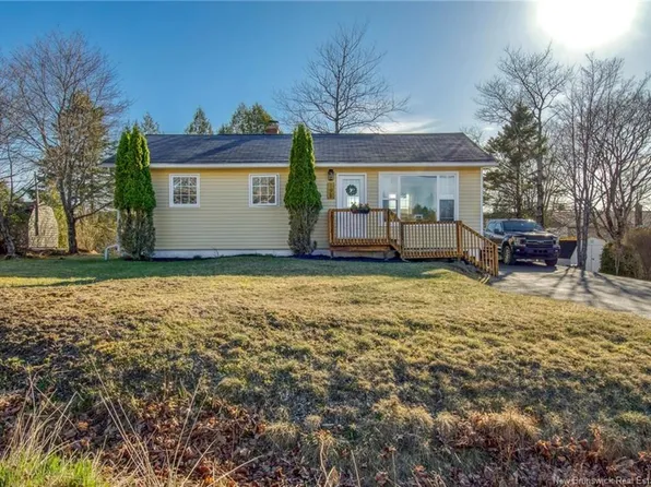 195 Summit Dr, Saint John, NB E2J 3M1