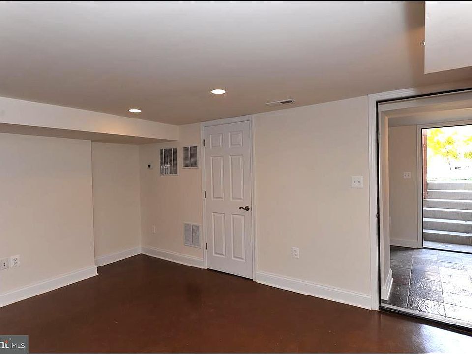 2nd image of 2305 1st St NW