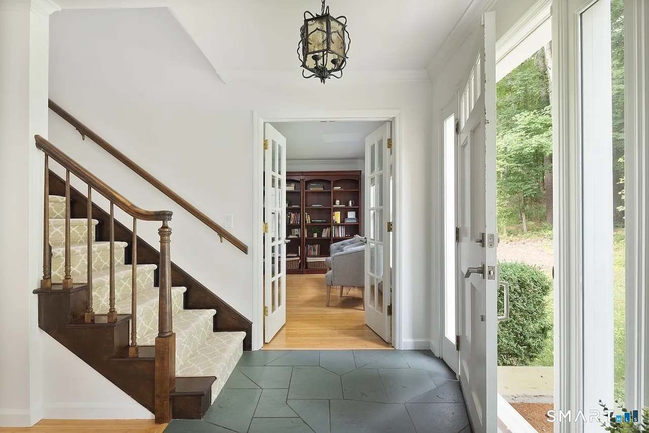 4 bed, 2.5 bath, 2898 sqft, $4,800 — Photo 3