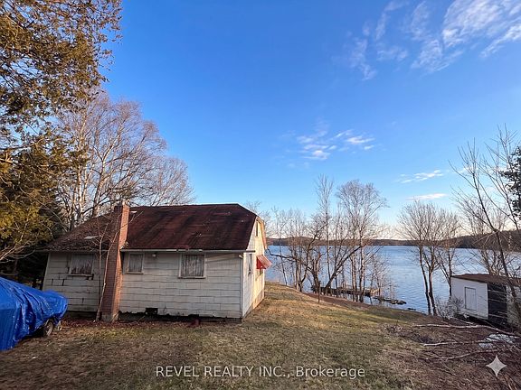 4th image of 80 Cove Rd