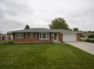 1002 Lima St, Wapakoneta, OH 45895