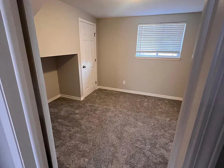 3616 Leeds Ln — Photo 10