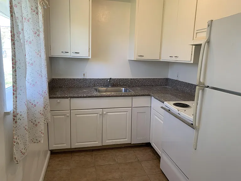 1701 San Joaquin St #3 — Photo 1