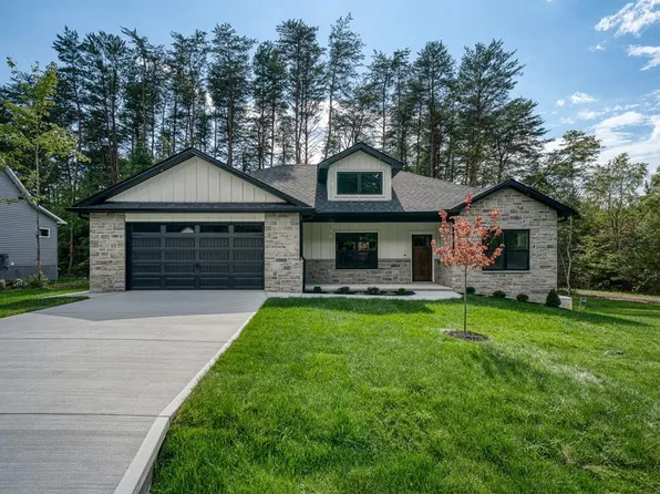 124 Hawes Cir, Crossville, TN 38558