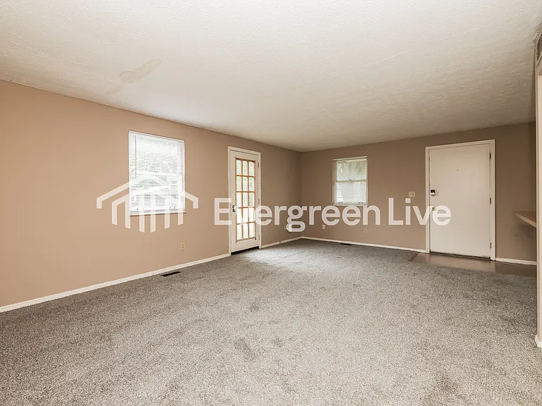8119 Mount Hood — Photo 6