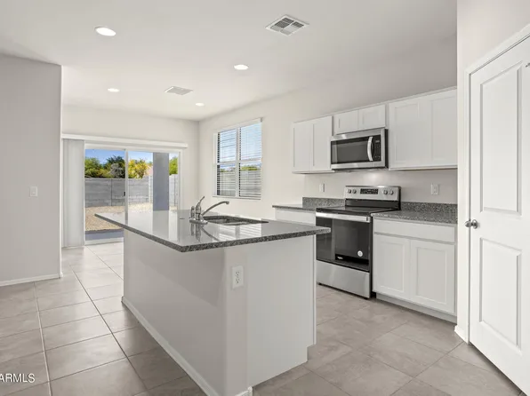 1372 W HESS Avenue, Coolidge, AZ 85128