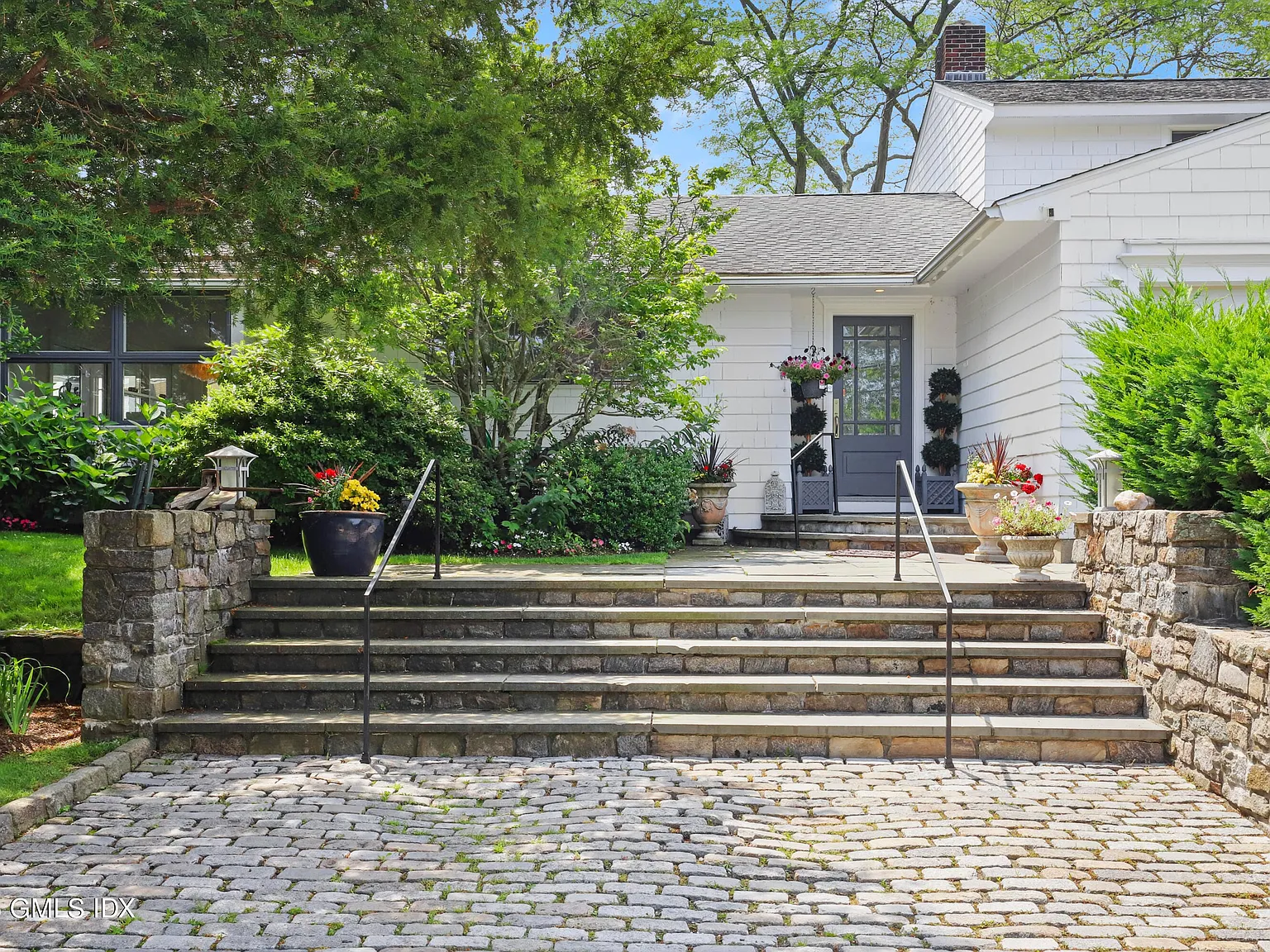 5 bed, 4.5 bath, 3330 sqft, $32,000 — Photo 4