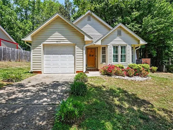 3804 King Edward Ct, Greensboro, NC 27455