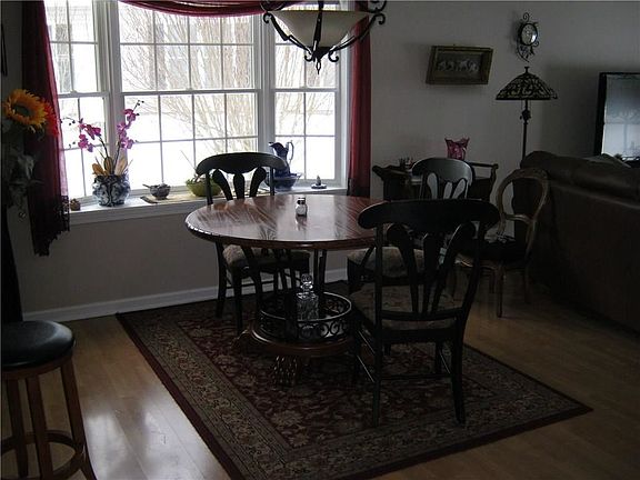 5th image of 361 Walker Dr
