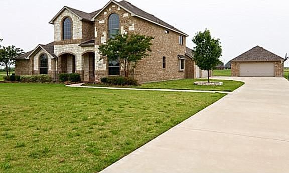 2nd image of 3015 Wincrest Dr
