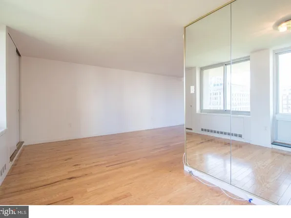 604-36 S Washington Sq Unit 1204, Philadelphia, PA 19106