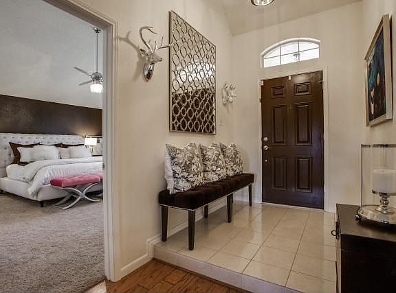 4th image of 10481 Castle Dr