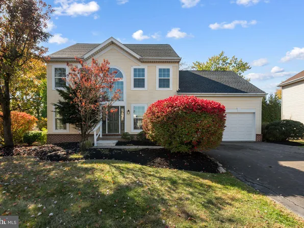 215 Cypress Ln, Hatboro, PA 19040