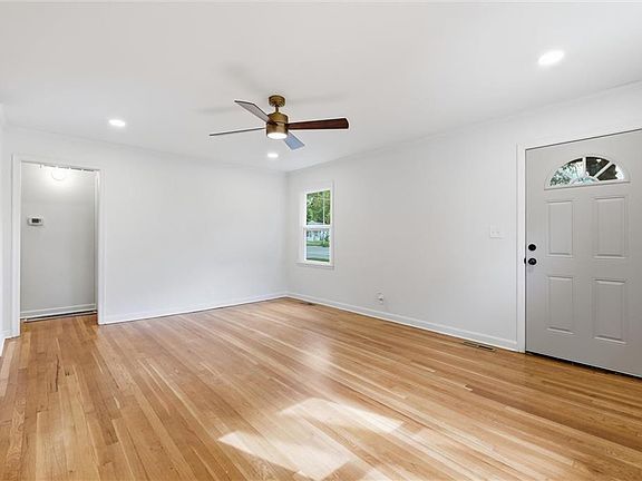 5th image of 400 W 86th Ter
