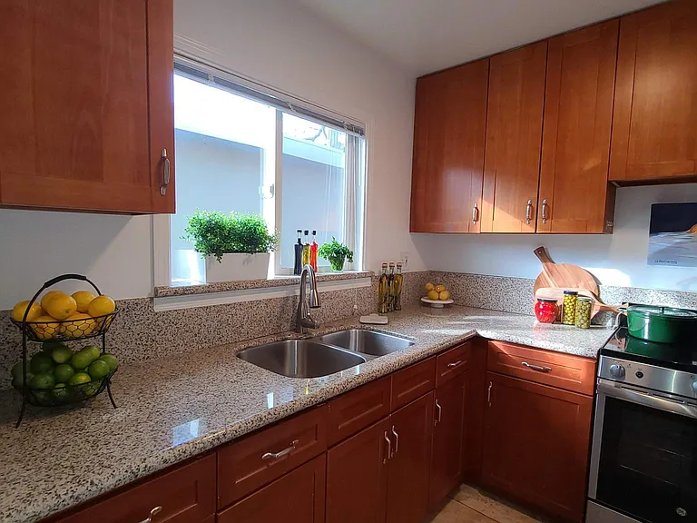 custom cabinets & granite countertops