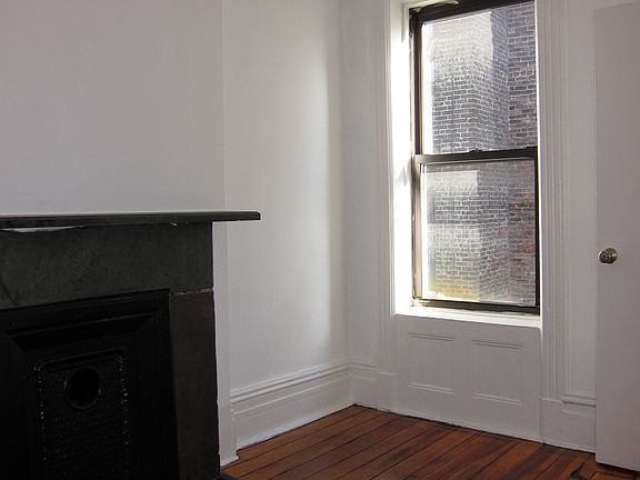 3rd image of 268 W 12th St APT 5R