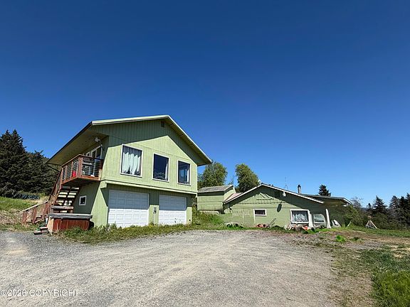 3rd image of 40035 Fernwood Dr