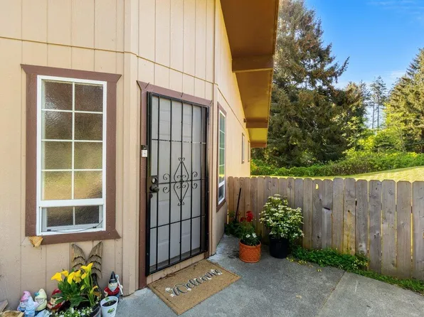 7189 Worthington Dr, Eureka, CA 95503