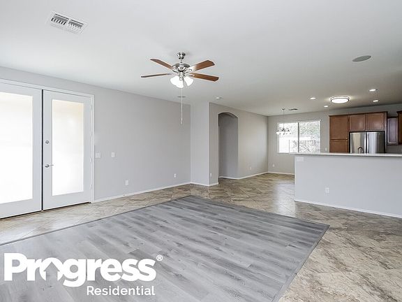 5th image of 2707 E Canyon Creek Dr