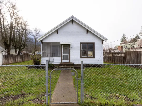 104 1st St, Klickitat, WA 98628