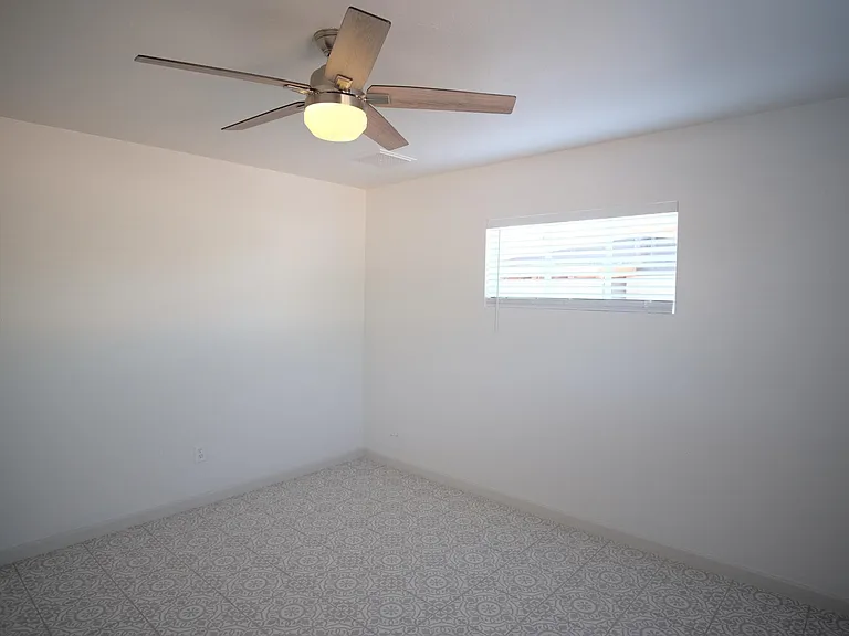 2743 N Park Ave — Photo 20