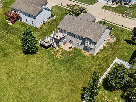 4th image of 810 Victorian Ave