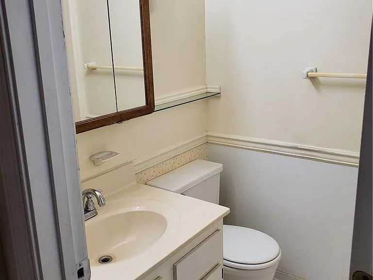 953 Dallas Ct — Photo 18