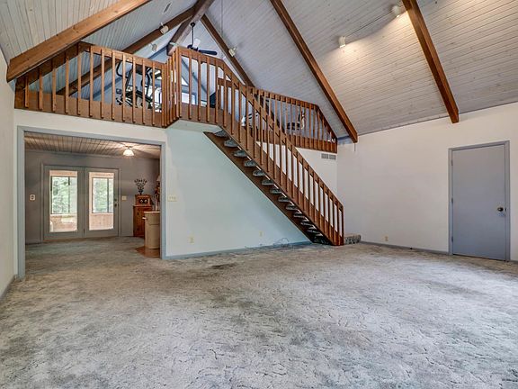 3rd image of 109 Peine Dr