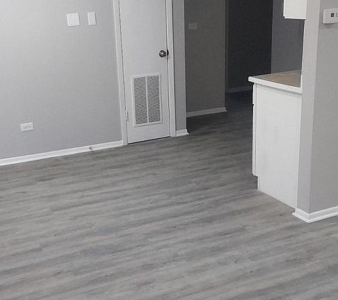 3rd image of 609-649 E Glenwood Lansing Rd #639-2A