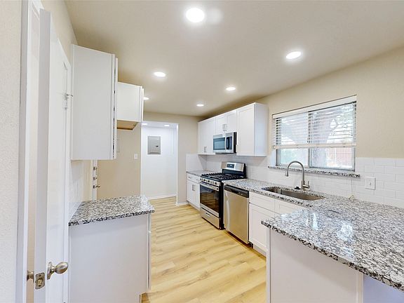 2nd image of 3125 Damascus Way