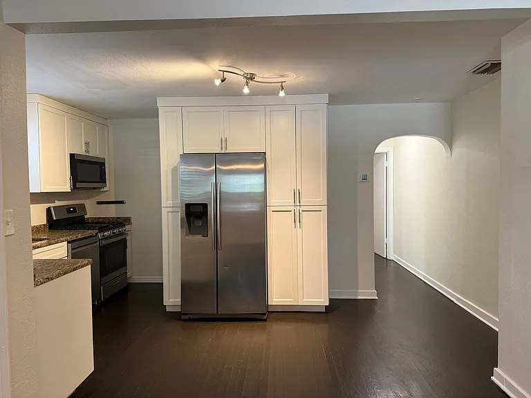820 23rd Ave N #1 — Photo 8