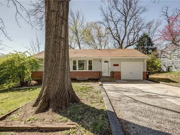 1305 E 84th St, Kansas City, MO 64131