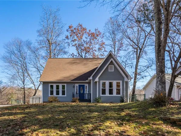 3113 Hickory Ridge Dr, Winston Salem, NC 27127
