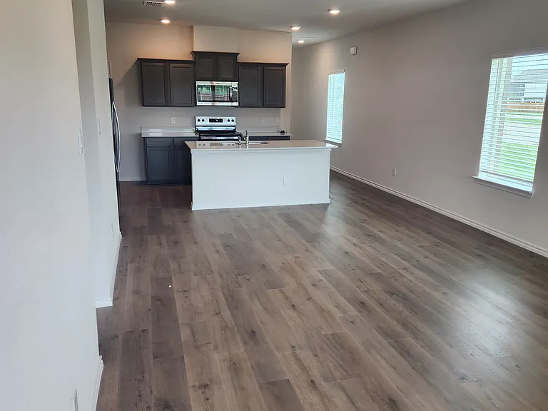 631 Minnie Ln — Photo 6